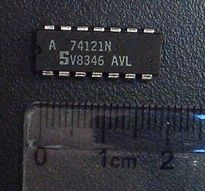 74LS121